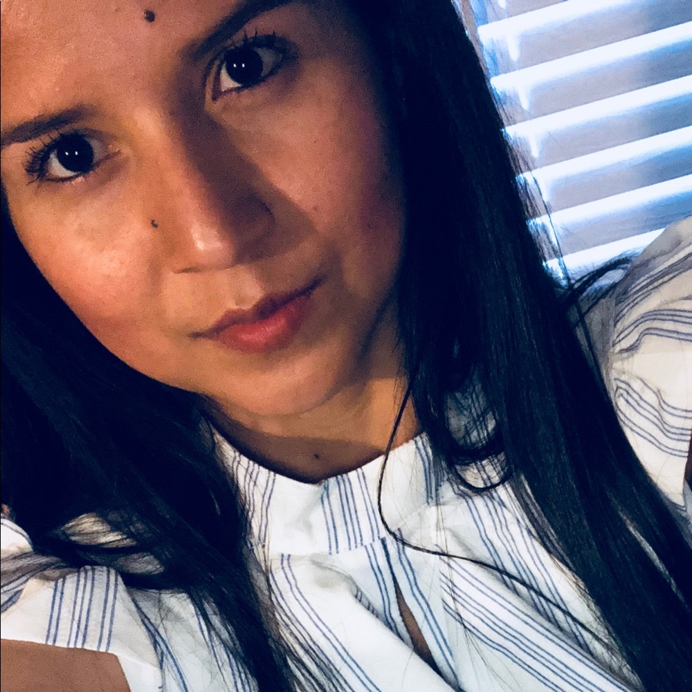 Meet your Posher, Rebeca